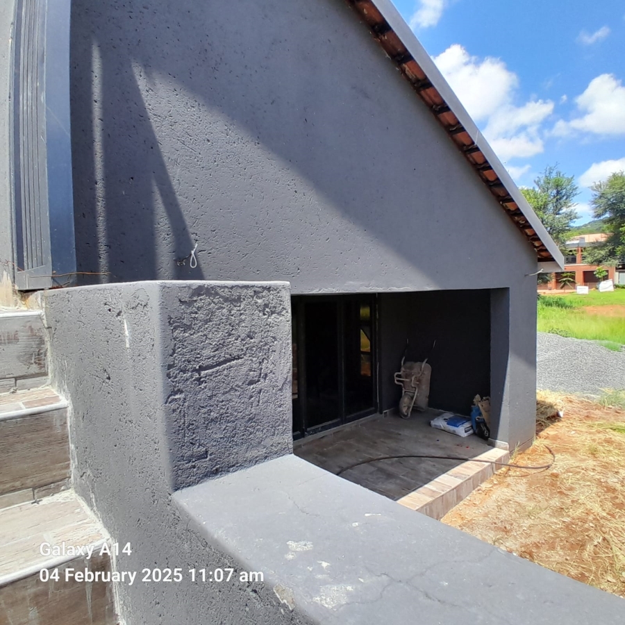 5 Bedroom Property for Sale in Buffelspoort Eco Estate North West